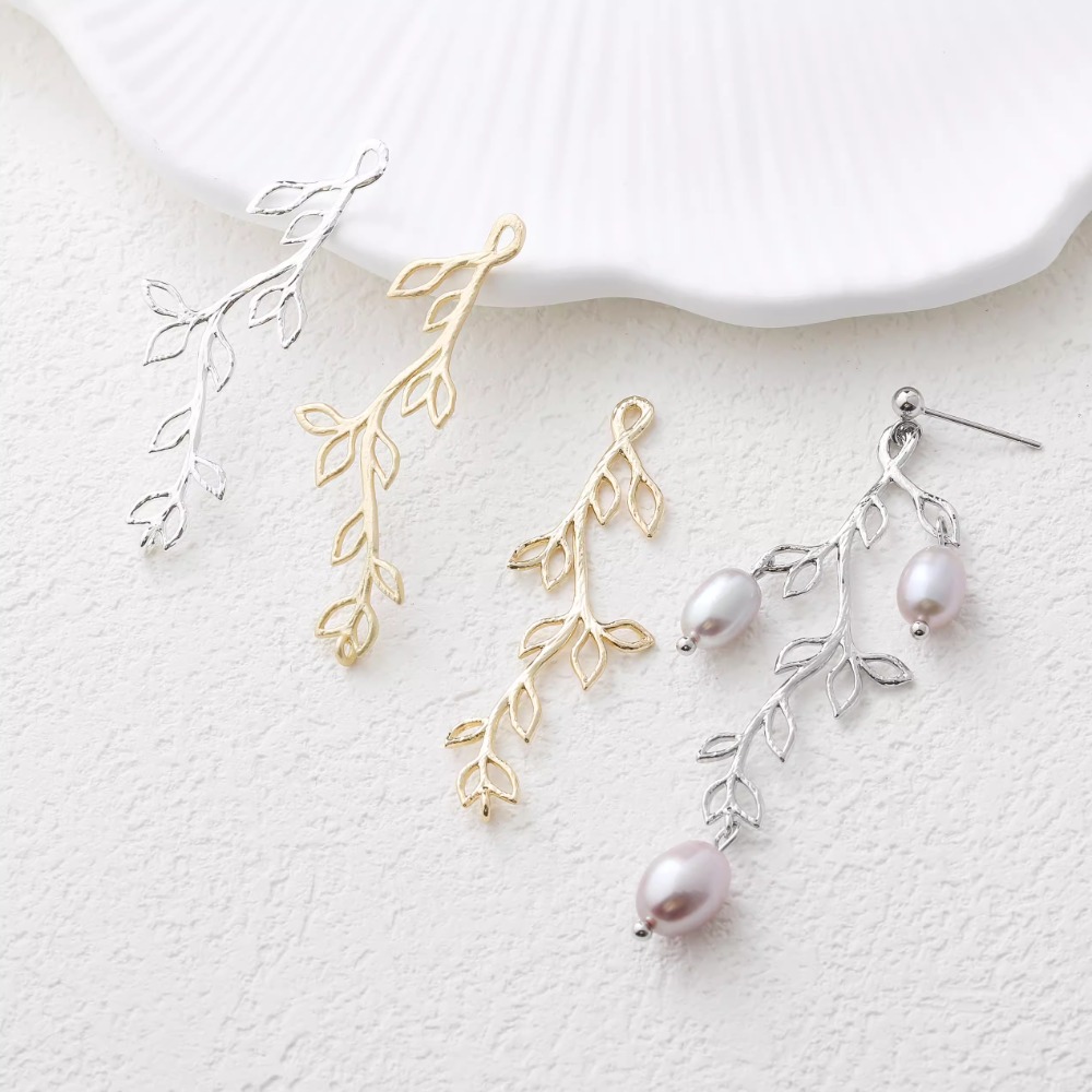 4PCS Dainty Branch Leaf Charms - Gold Leaf Foil recension och pris
